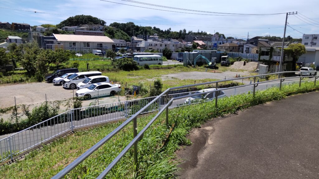 筆者撮影 2025/7/19 小机駅東側の様子。