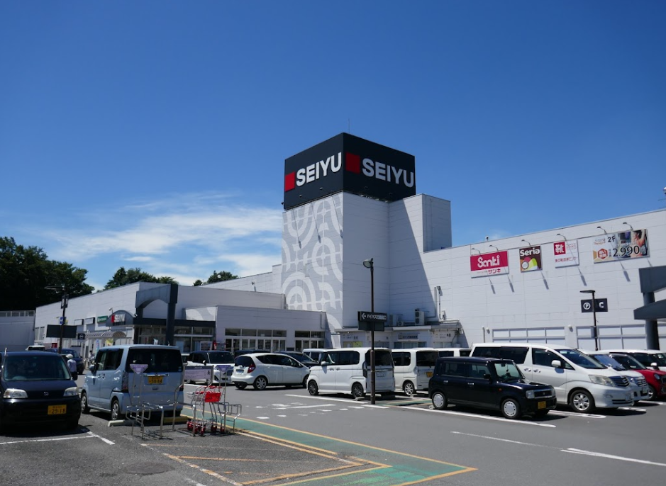 西友東松山店の外観。