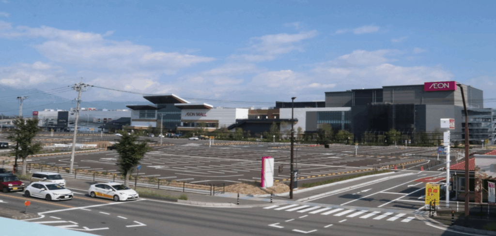 2025年10月に長野県須坂市に大型商業施設「イオンモール須坂」がオープンを控えています。