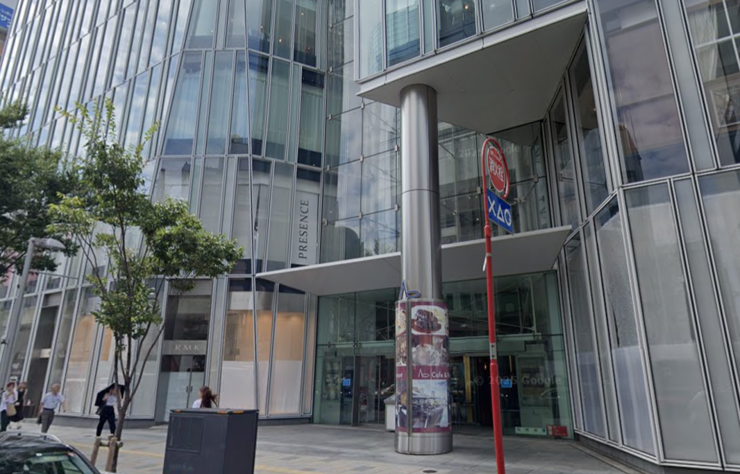 紀ノ国屋インターナショナル館（青山店）の外観（営業中）