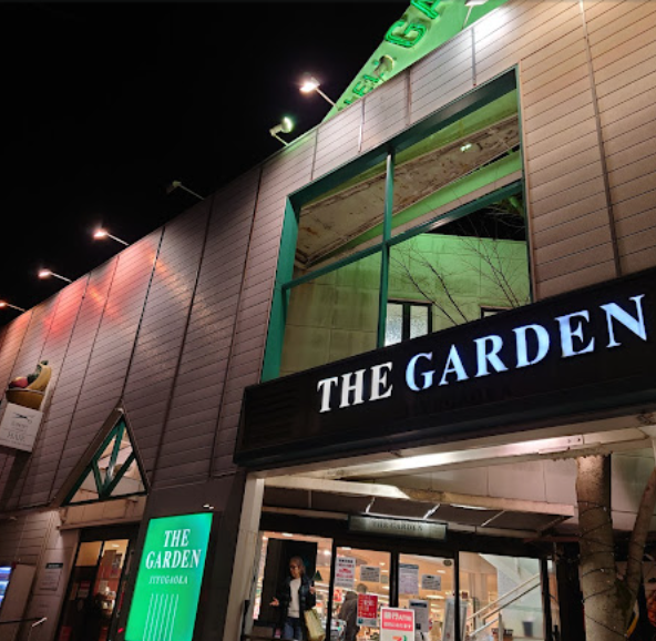 閉店前のザ・ガーデン自由が丘の外観。