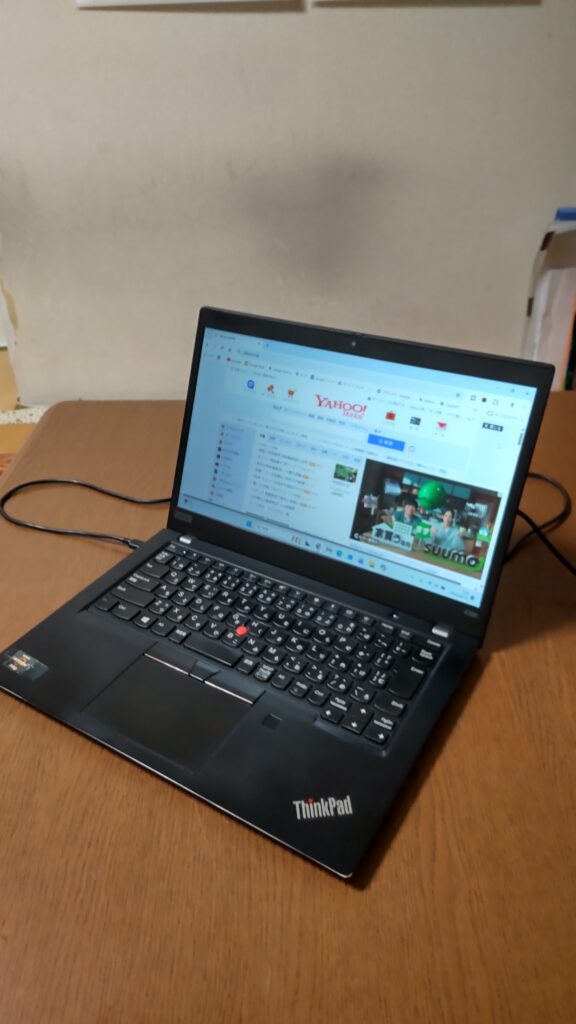 私が現在使っているLenovoThinkPad X395
Ryzen 5 Pro 3500U・メモリ8GB・SSD512GBの実物画像。