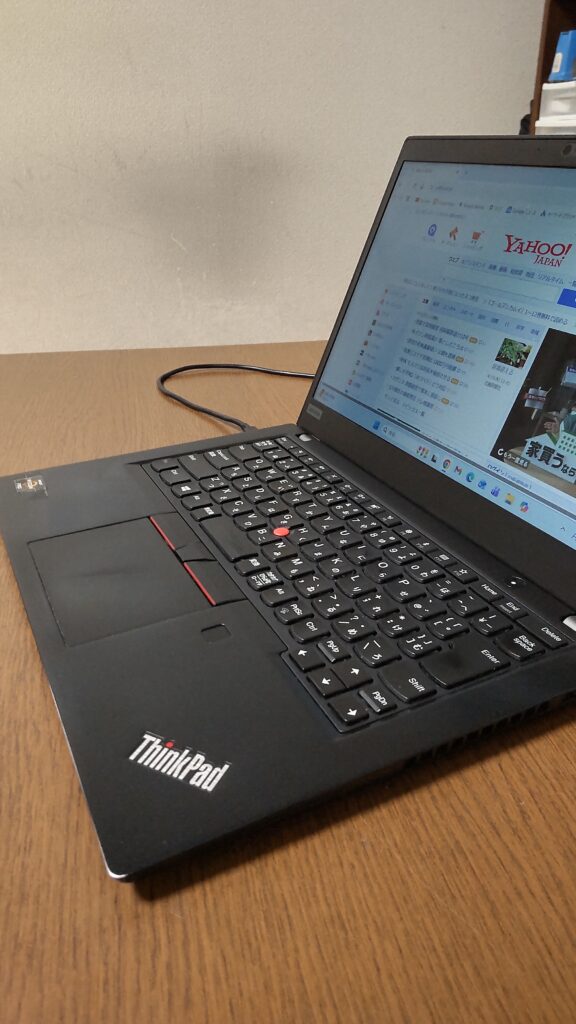 私が現在使っているメイン機LenovoThinkPad X395
Ryzen 5 Pro 3500U・メモリ8GB・SSD512GBの実物画像。