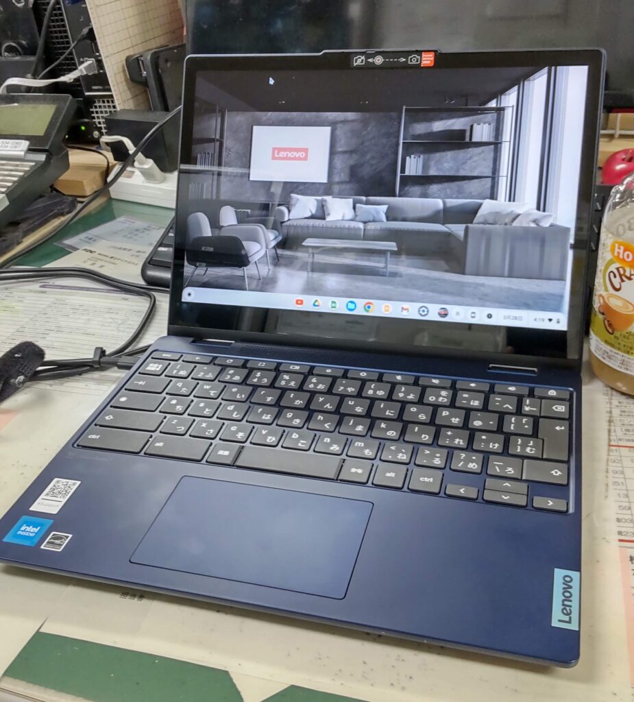 新品で購入したLenovo IdeaPad Flex 3i Chromebook Gen 8の外観画像。Intel N100、4GBメモリ、64GB eMMC構成のChromebook。