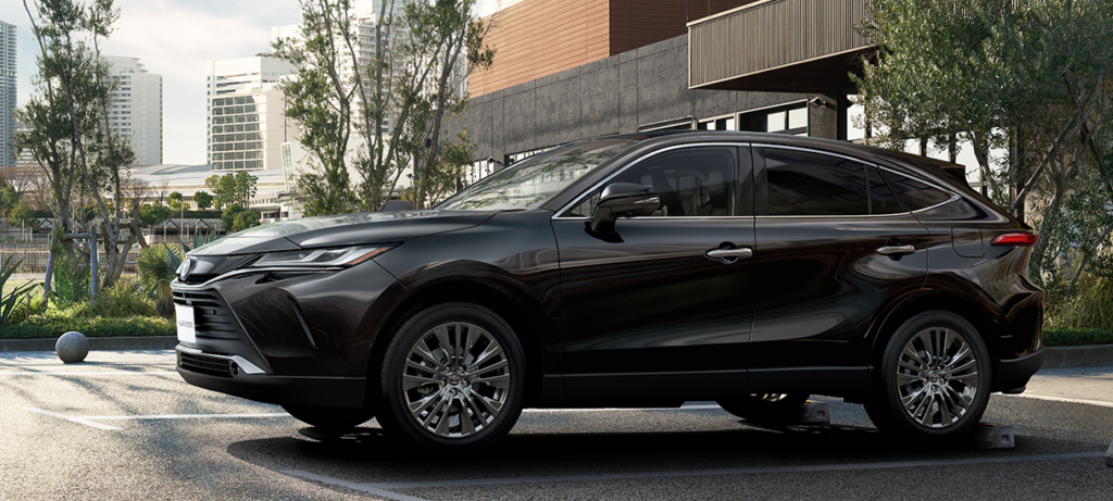 トヨタ ハリアー(ブラック)公式外観画像。