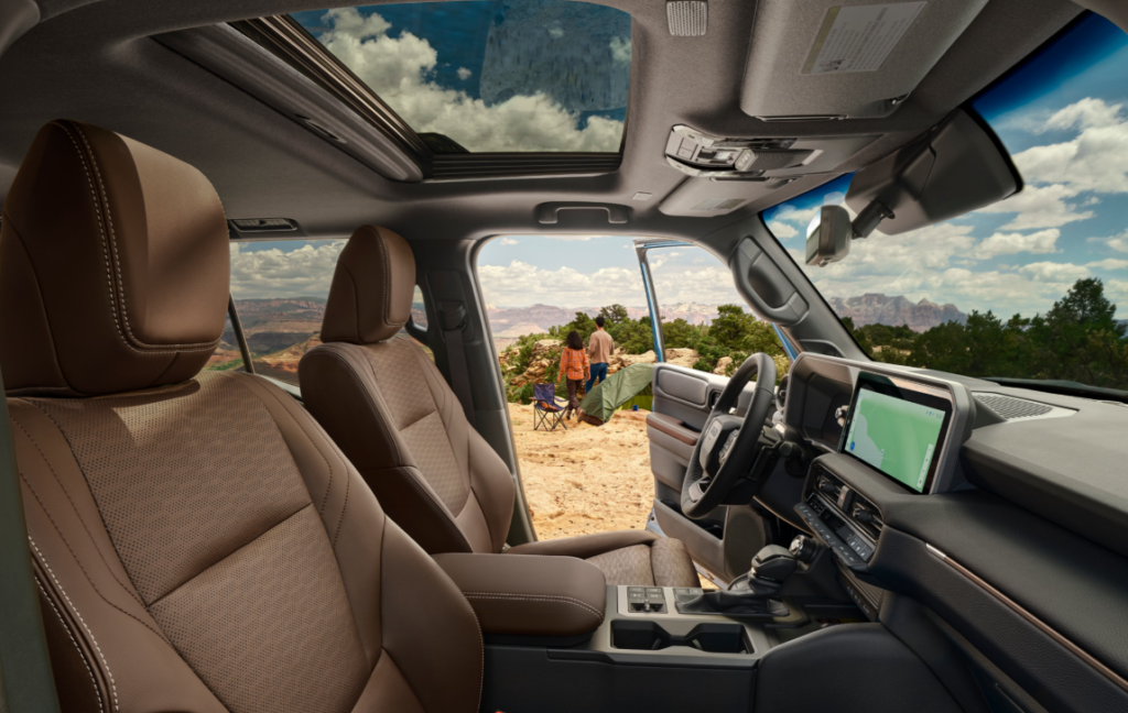 最強のハイブリッド搭載！北米版ランドクルーザー250「2027年モデル」の内装画像。